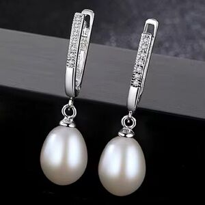 •Exquisite High-End Quality 925 Sterling Silver Real Pearl U-shaped Hoop Earring